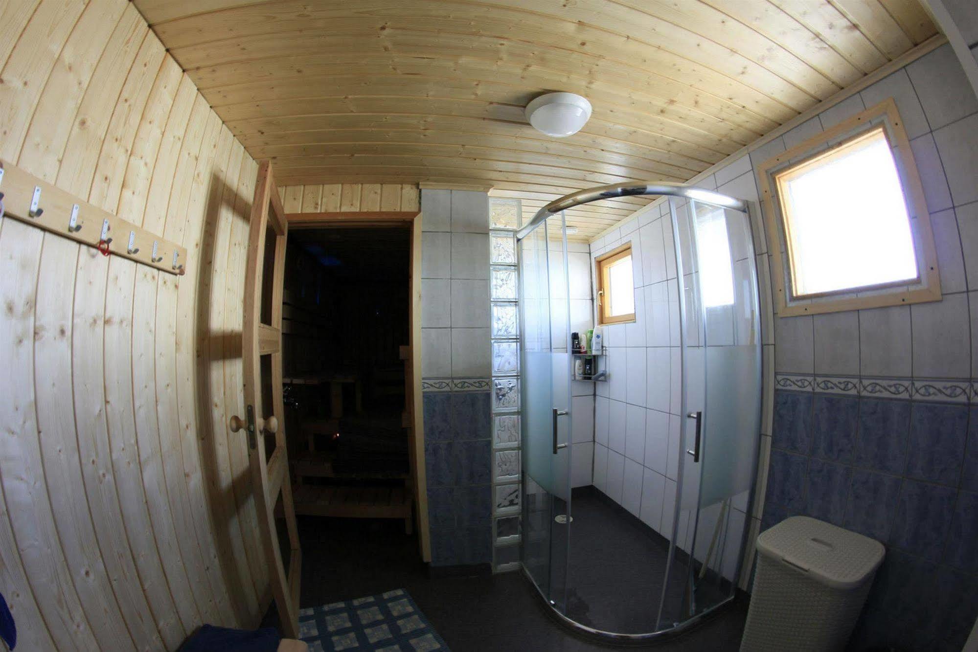 Motel Willis West Ruka Exteriör bild